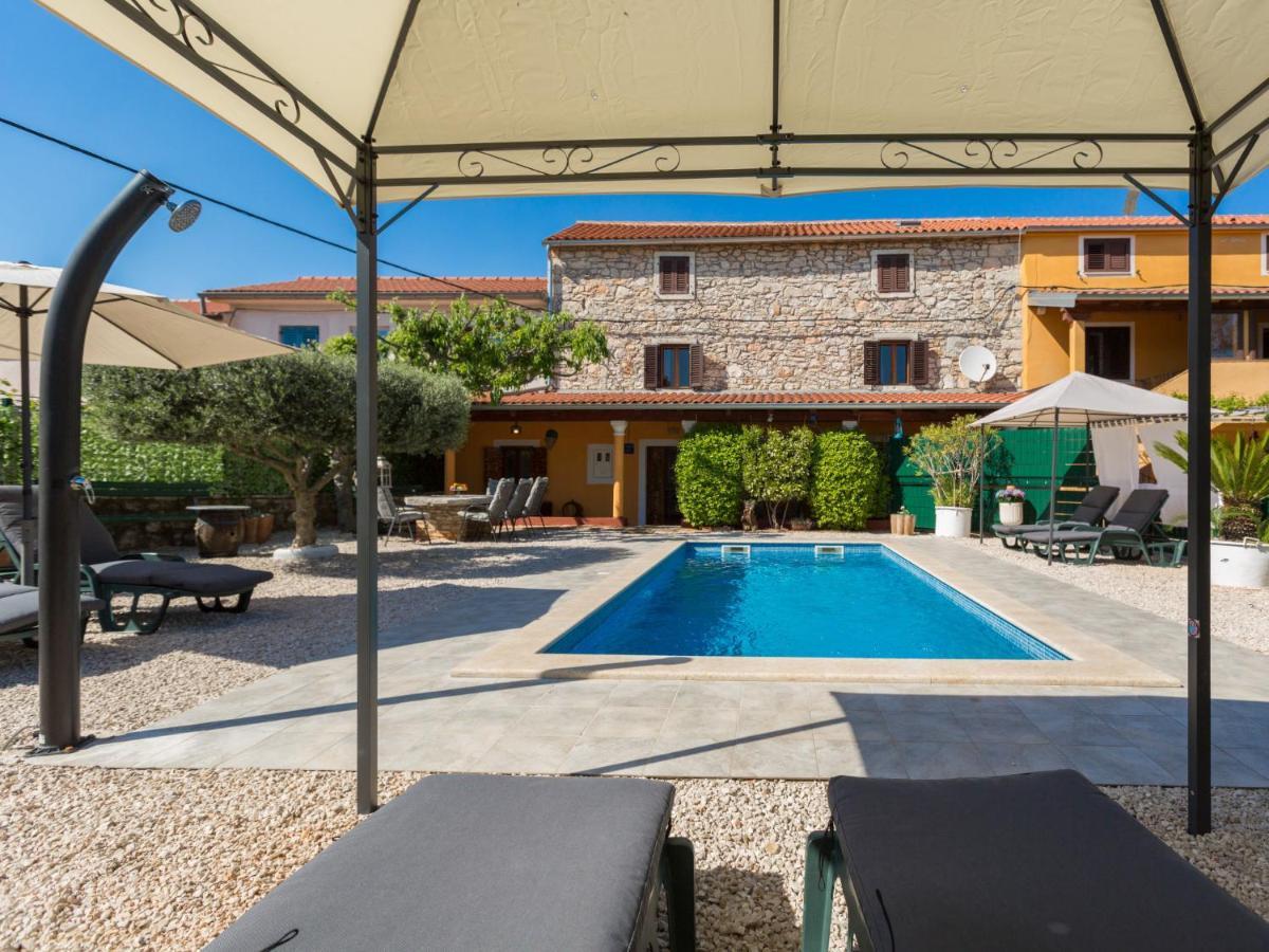 Holiday Home Villa Lucky By Interhome Brtonigla Exterior photo